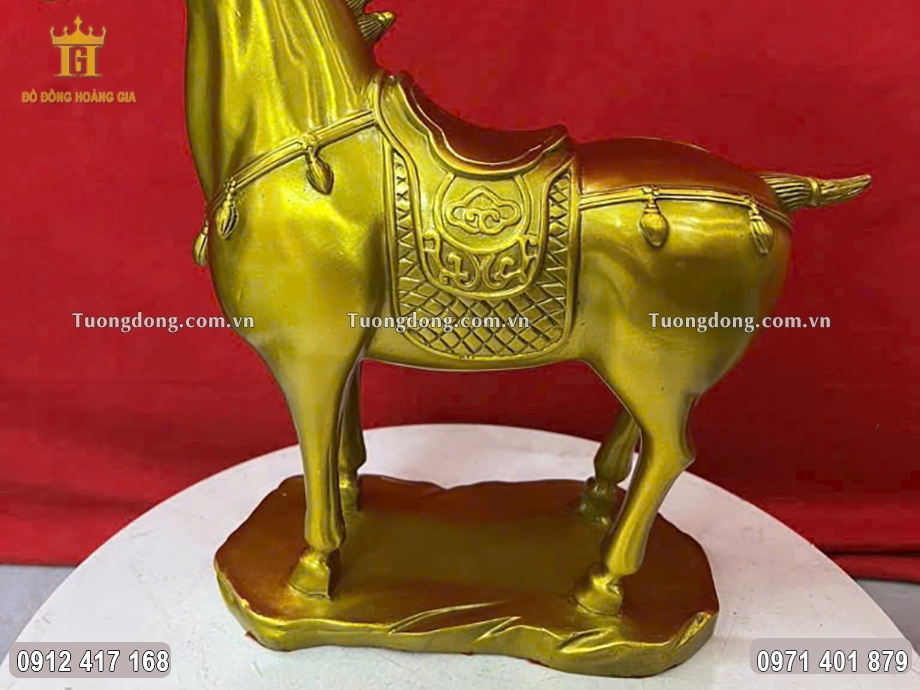 Bề mặt được làm màu uy nghiêm